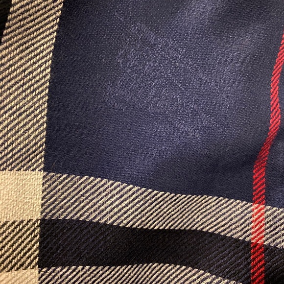 Burberry authentic scarf for women navy color